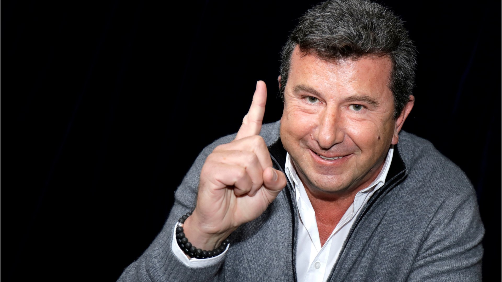 Voici - Pascal Bataille : ses rares confidences sur ses 4 enfants