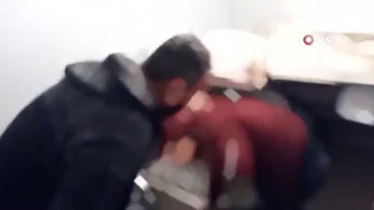 Son dakika haberi! Kayseri'de uyuşturucu operasyonu: Uyuşturucu taciri saklandığı bazanın altında böyle yakalandı