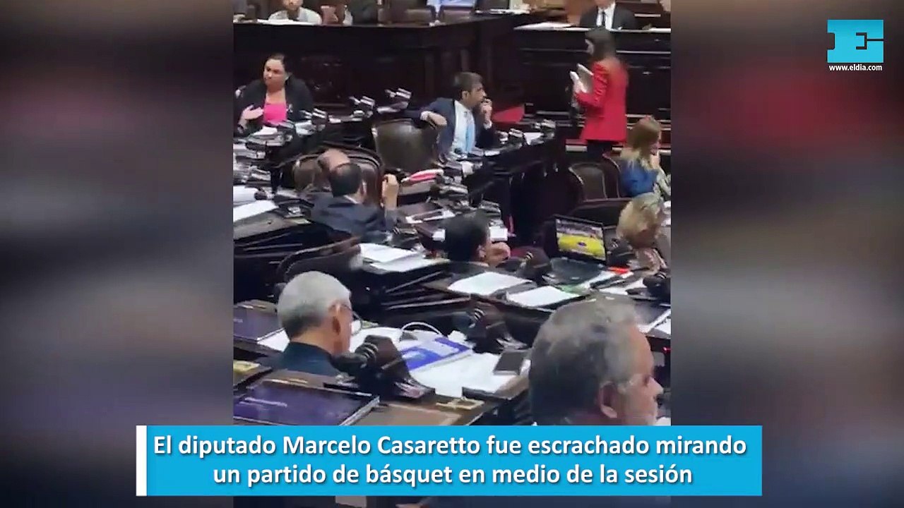 El diputado del Frente de Todos Marcelo Casaretto fue escrachado mirando un partido de básquet en medio de la sesión