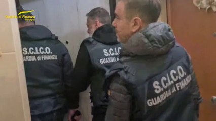 Télécharger la video: Sequestrati a Bologna oltre 10 milioni di beni a esponente 'ndrangheta