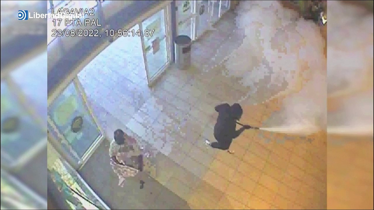 Brutal y aparatoso atraco en una joyería del centro comercial La Gavia de Madrid