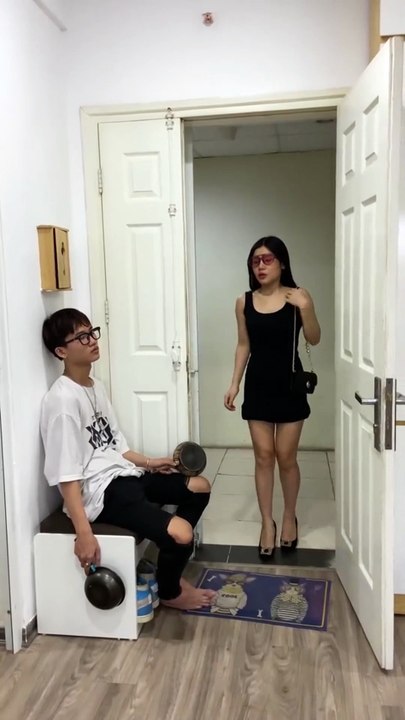 Shocked while we watched this kind of fake lady to laugh us...