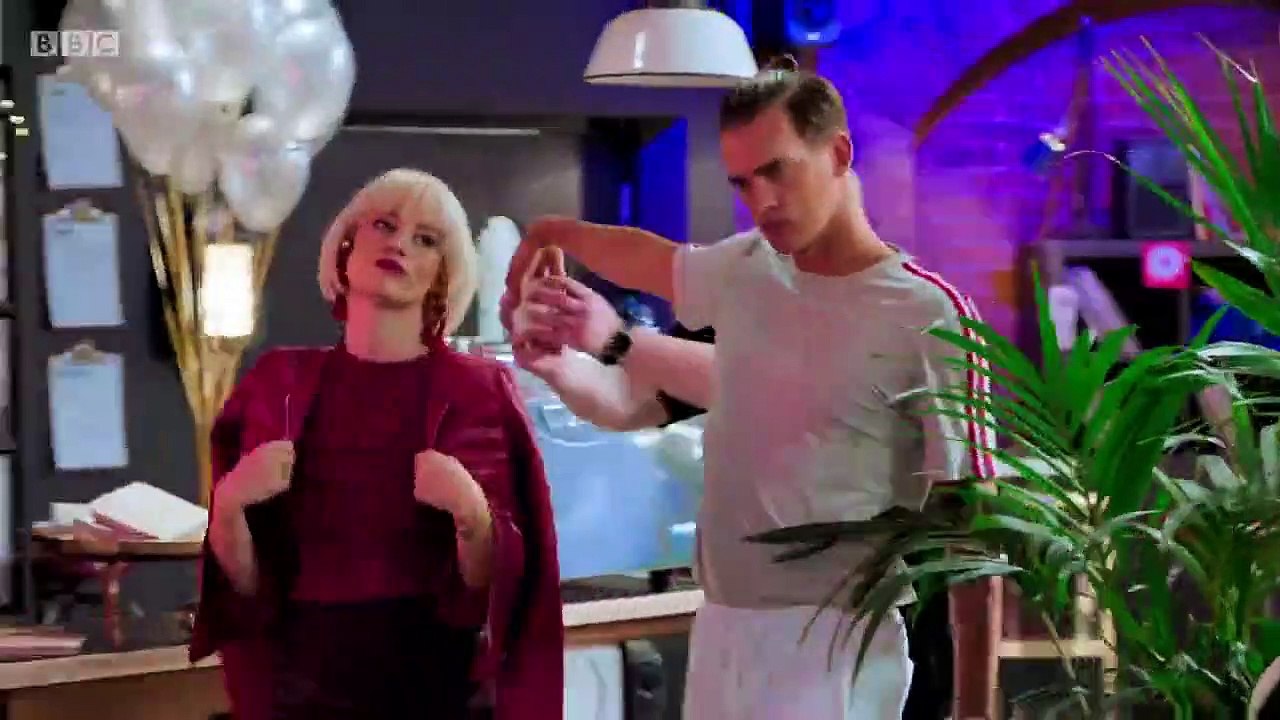 Almost Never - Se1 - Ep08 - The Birthday HD Watch HD Deutsch