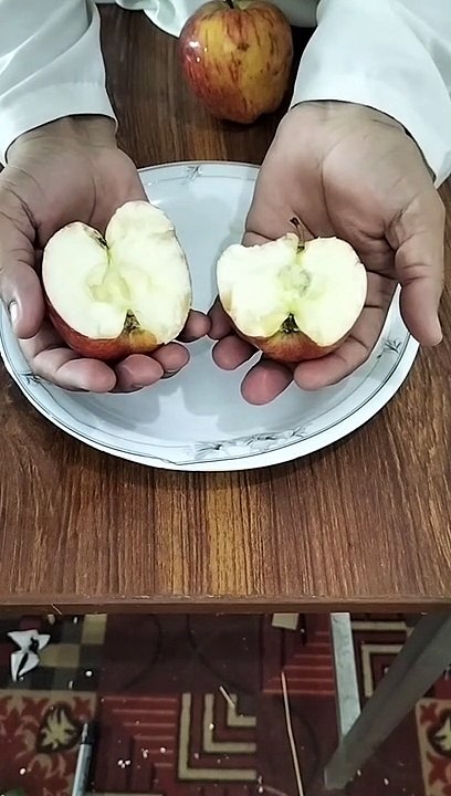 perfect apple fruit cutting skill.
