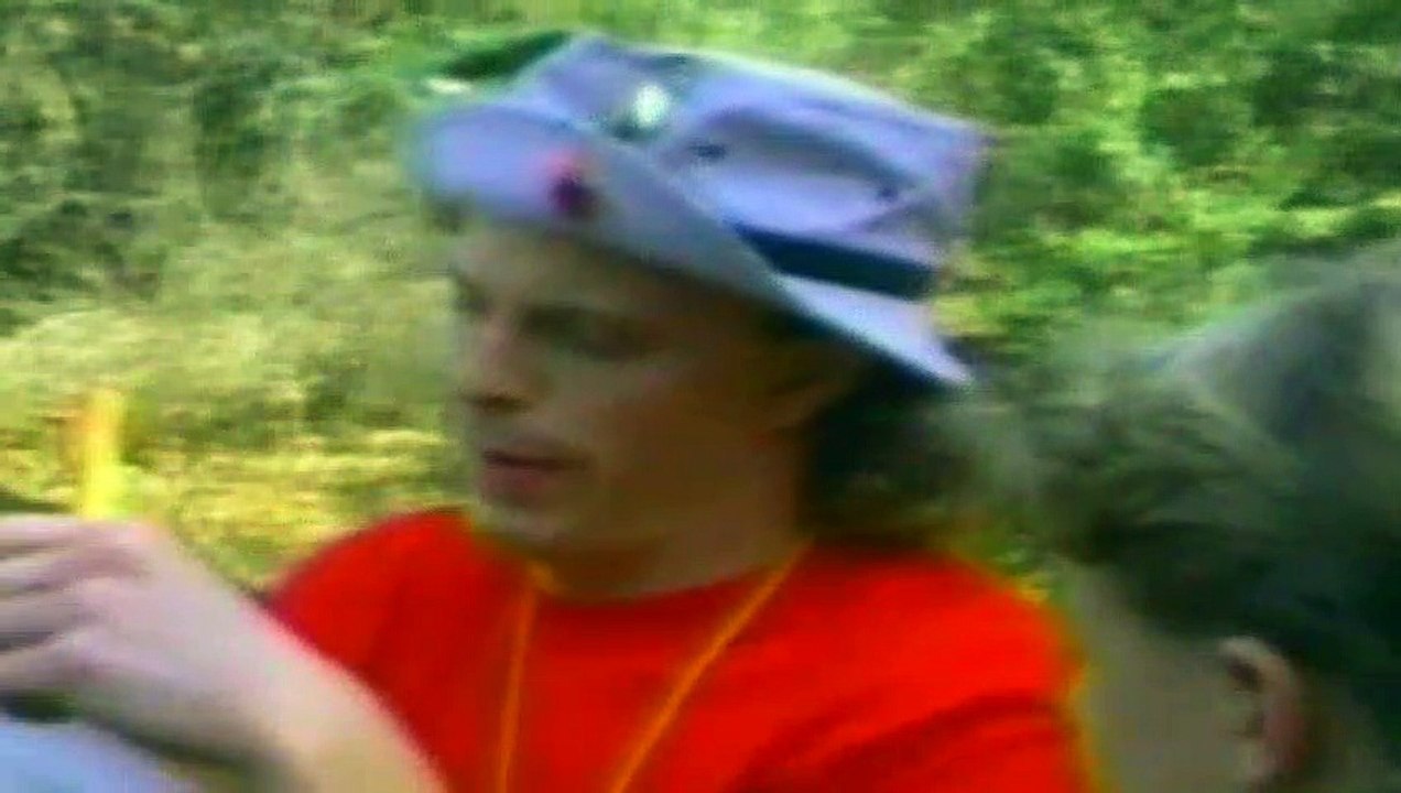 Salute Your Shorts S01E12 - Mail Carrier Mona