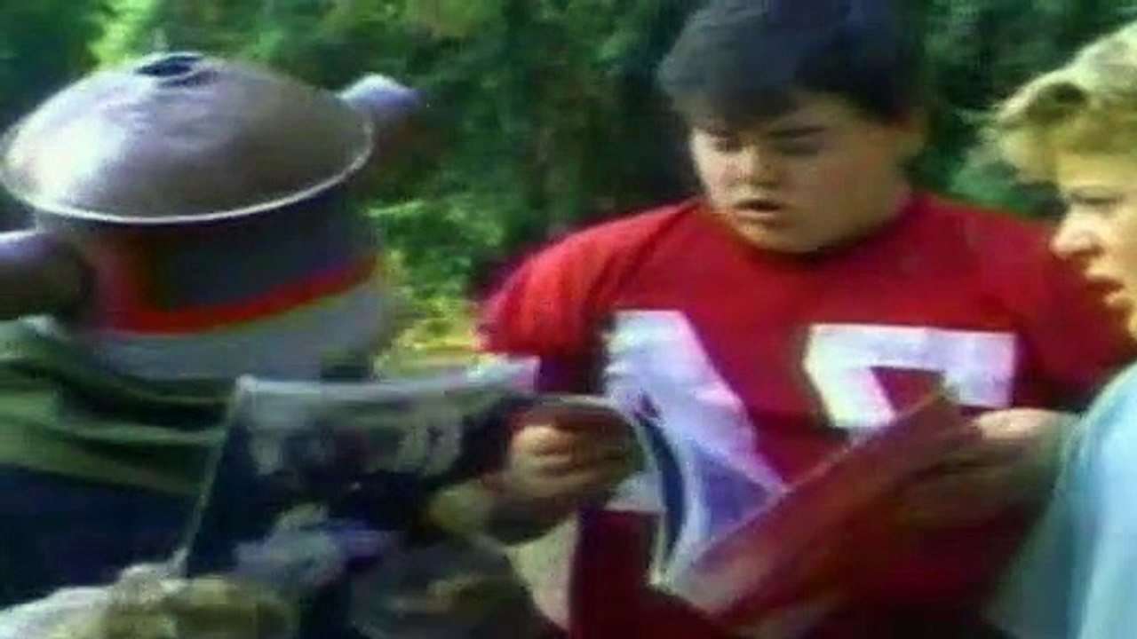 Salute Your Shorts S01E13 - The Environmental Party