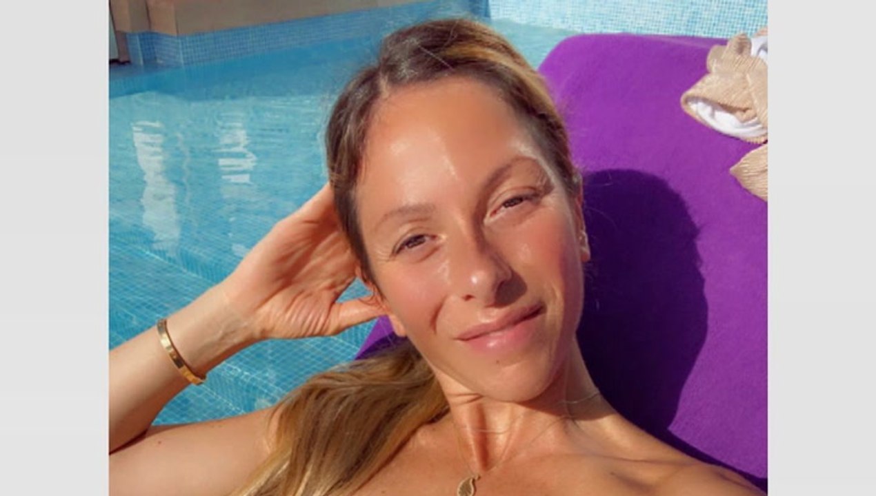Gülcan Kamps total natürlich ohne BH – „Doppelt oben ohne“