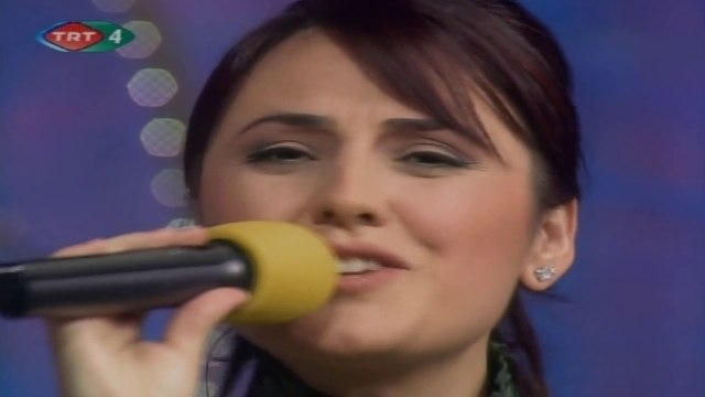 Neşe Dursun / Kapın her çalındıkça O mudur diyeceksin