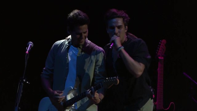 El cantante Andrés Ceballos abandona Dvicio y el grupo musical deja en el aire su futuro