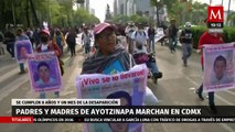Familiares de normalistas de Ayotzinapa marchan en la CdMx