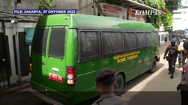 Senyum Hendra Kurniawan dan Agus Nurpatria Saat Tiba di PN Jaksel