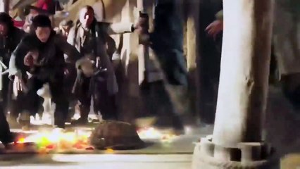 The tiger attacked the kung fu boy, but unexpectedly, the kung fu boy directly hit the _Invincible Divine Fist_