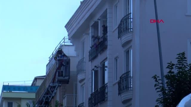 İSTANBUL-(GENİŞ HABER)ŞİŞLİ'DE 4 KATLI BİNADA YANGIN: MAHSUR KALANLARI İTFAİYE KURTARDI