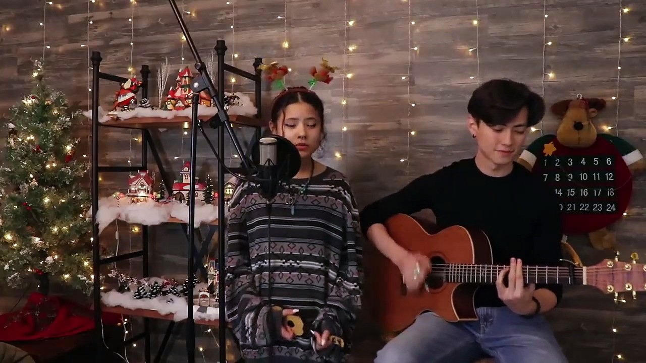 Mistletoe -  Justin Bieber - Cover ft. Renee Foy