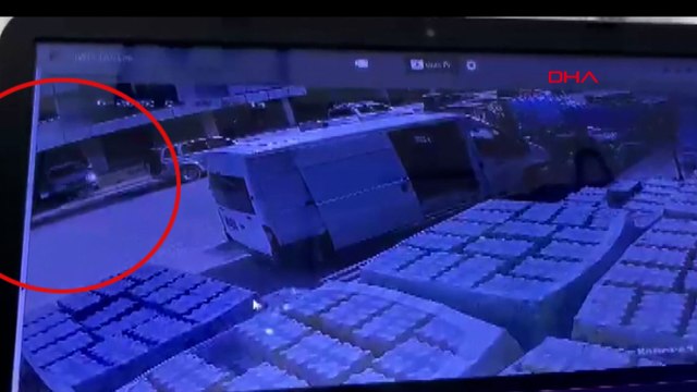 Fren yerine gaza basınca spor salonuna girdi