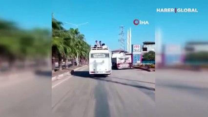 Minibüs tavanında tehlikeli yolculuğa 9 bin 517 lira para cezası