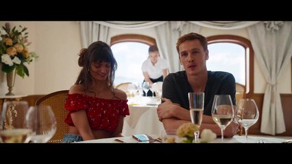 Hüzün Üçgeni Altyazılı Fragman