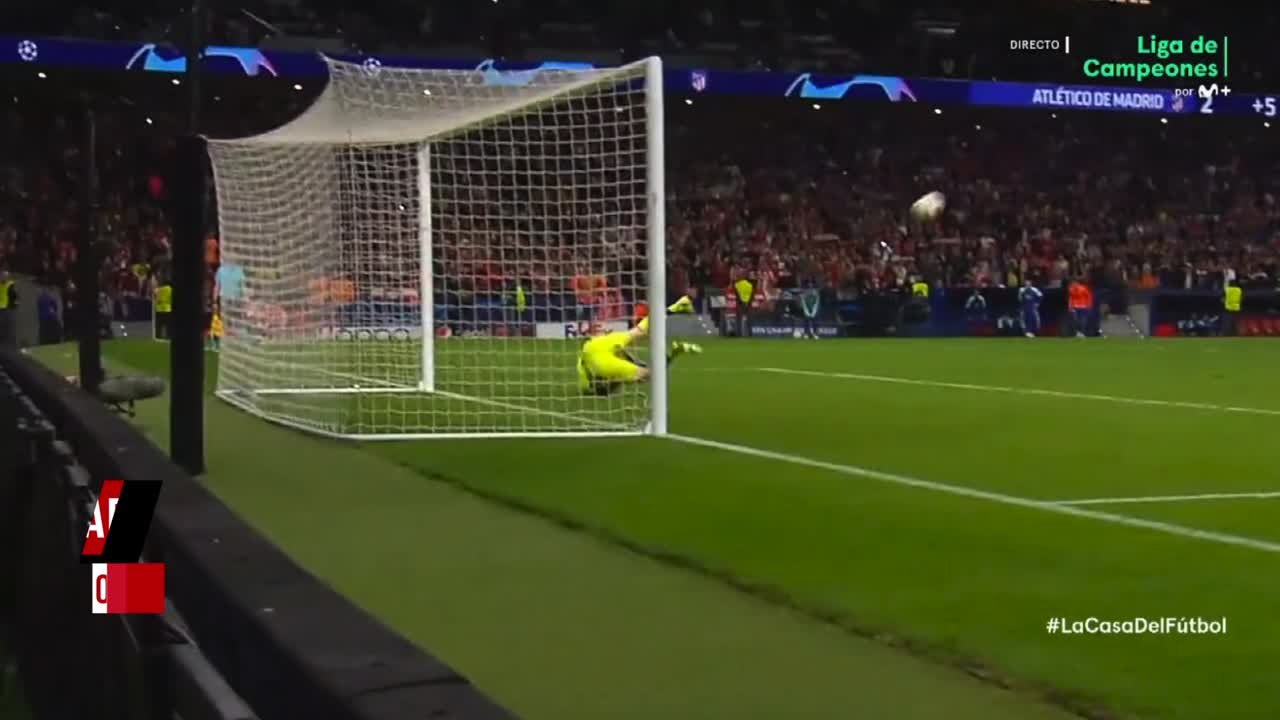 Esto es lamentable: vean lo que hizo un jugador del Bayer a Carrasco nada más fallar | Diario As