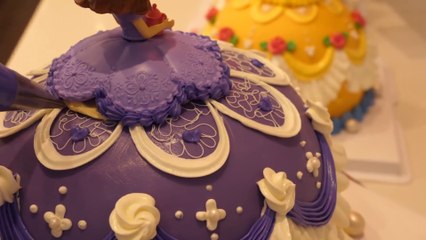 How to Make a Beautiful Dress Cake