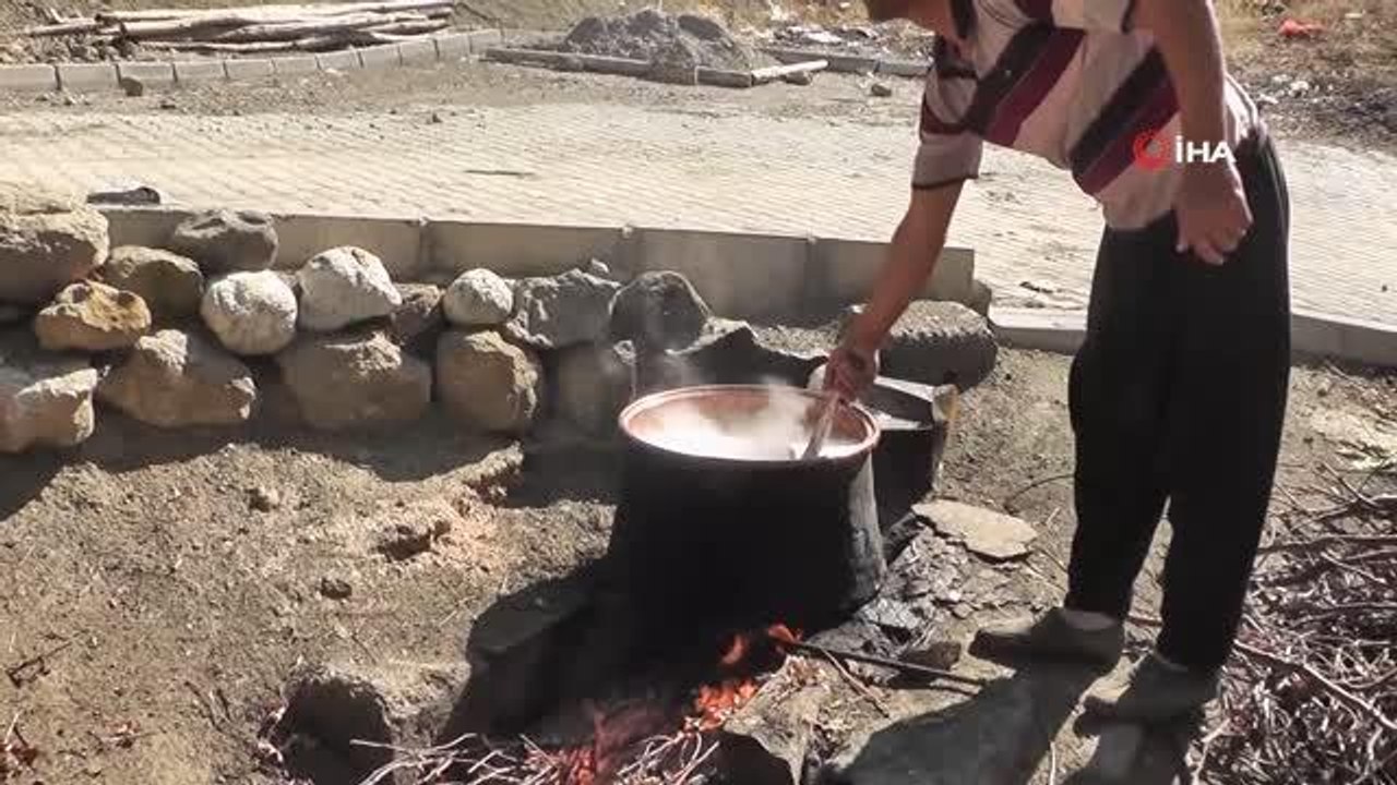 Kahramanmaraş'ta cevizli sucuk ve pestil için kazanlar kaynıyor