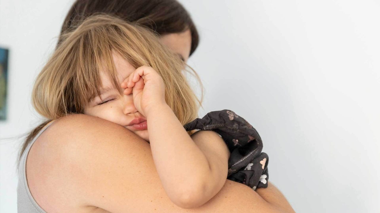 Laut Schlaftabelle: Wann sollten Kinder schlafen?