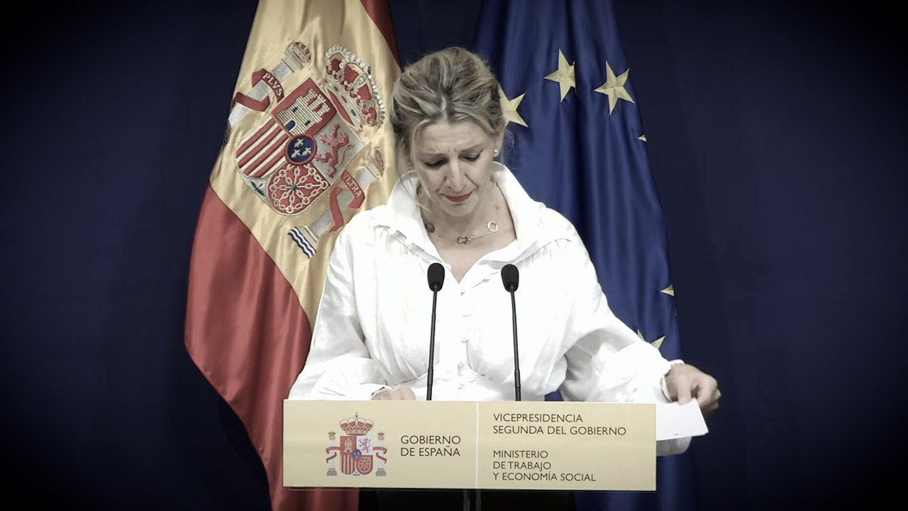 La ministra de Trabajo, entre lágrimas: “A las víctimas del franquismo, en nombre del Gobierno, les pido disculpas”