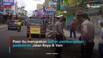 Tabrak  Pasir di Jalan A Yani Sukabumi, Pemilik Mobil Tuntut Ganti Rugi