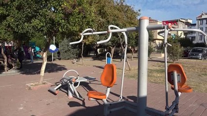 ÇANAKKALE'DE BANKTA OTURURKEN SİLAHLA VURULAN 2 ÇOCUK ANNESİ İPEK, HAYATINI KAYBETTİ