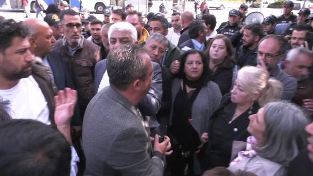 Toplu İş Sözleşmesine Yönelik Sayıştay Kararını TBMM Önünde Protesto Etmek İsteyen Tüm Bel-Sen Üyelerine Polis Müdahale Etti