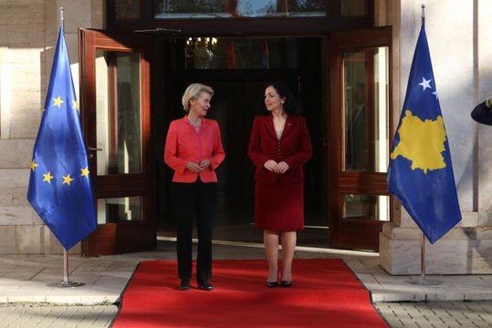 AB Komisyonu Başkanı Ursula von der Leyen, Kosova'da