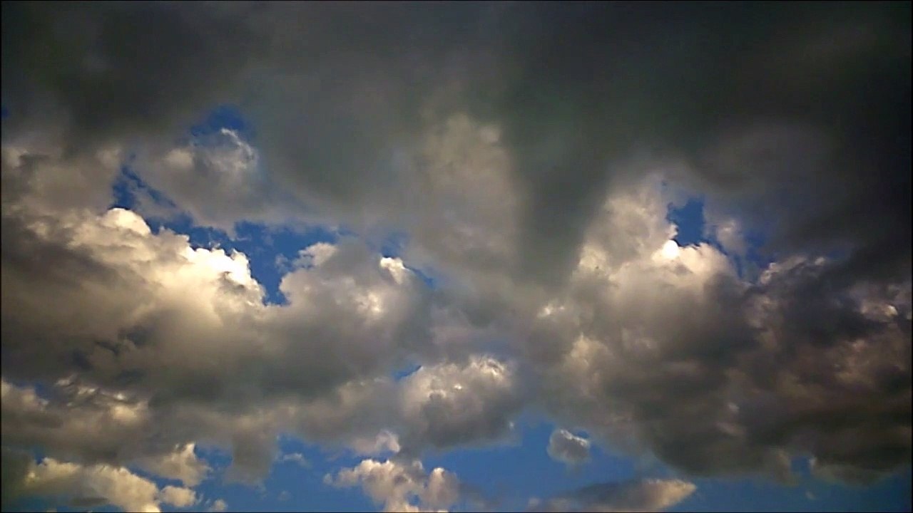 MCH 346 OVERCAST WITH A CHANCE OF RAIN ALBERTA CANADA .