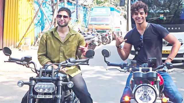 सिद्धांत चतुर्वेदी और ईशान खट्टर ने बिगबॉस सेट के बाहर चलाया बाइक