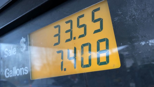 Fuel prices: 47% rise in young people borrowing money for fuel