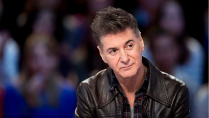 GALA VIDEO - Etienne Daho : sa réponse amusée aux rumeurs sur sa mort