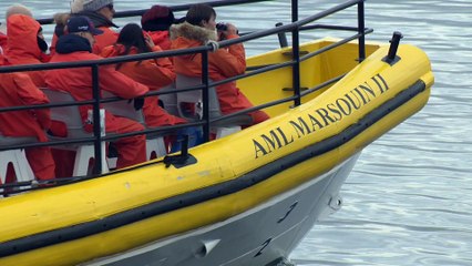 CH 27 Oct TOPO Croisieristes a Tadoussac WEB