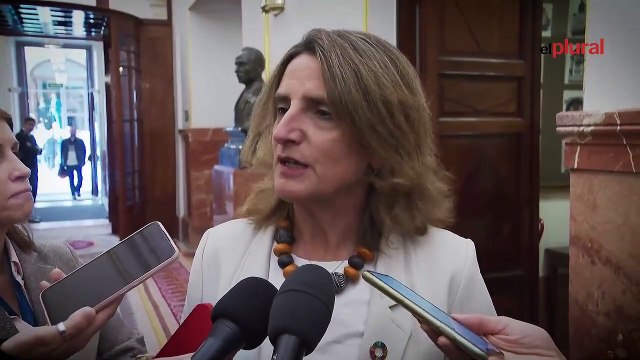 Ribera defiende una política de libros abiertos frente a la opacidad de las energéticas