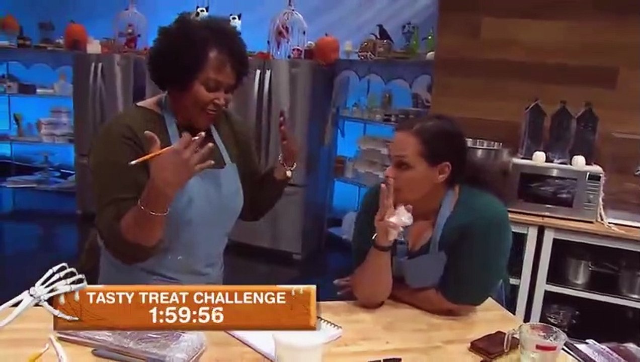 Haunted Gingerbread Showdown - Se2 - Ep02 - When Aliens Attack HD Watch HD Deutsch