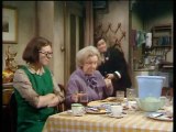 On The Buses - S03 - E04 - Brew It Yourself