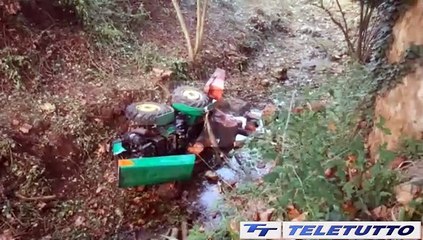 Video News - SI RIBALTA IL TRATTORE, UN MORTO