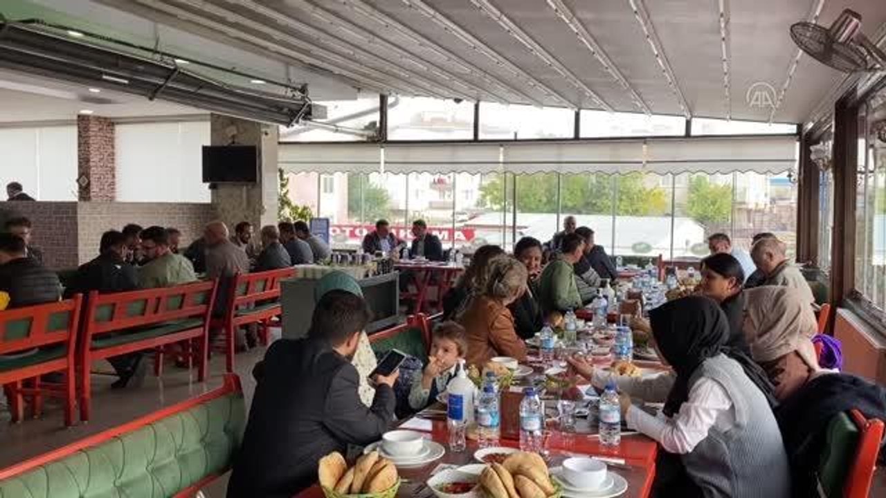 Sağlık-Sen Genel Başkanı Durmuş: "Sağlık çalışanlarının, kamu çalışanlarının gelirlerinin artması çok önemli"