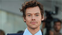 VOICI - Harry Styles méconnaissable dans son nouveau clip, la Toile s'affole !