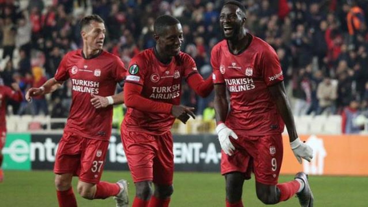 Müthiş Yiğido! Sivasspor, Cluj'u yenerek gruptan çıkmayı garantiledi