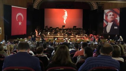 Devlet Opera ve Balesi "Cumhuriyet Konseri" verdi