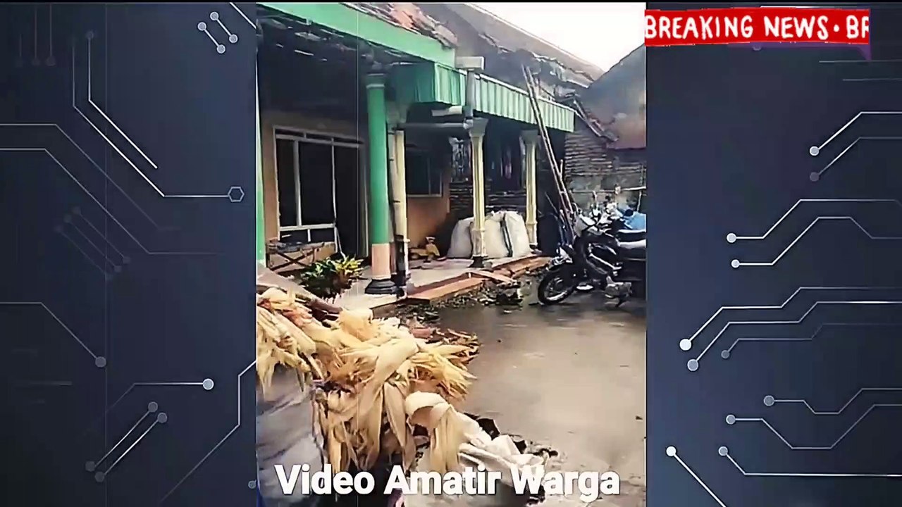 DETIK DETIK TORNADO DAHSYAT SAPU PASURUAN HARI INI,SATU KAMPUNG HANCUR,PutingBeliung Pasuruan Jatim