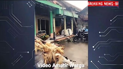 DETIK DETIK TORNADO DAHSYAT SAPU PASURUAN HARI INI,SATU KAMPUNG HANCUR,PutingBeliung Pasuruan Jatim