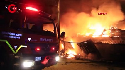 Komşu iki kardeşin evleri yangında kül oldu