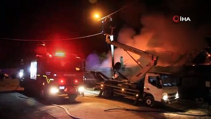 Manisa'da İki Kardeşin Yan Yana Bulunan Evleri Yangında Tamamen Kullanılamaz Hale Geldi!