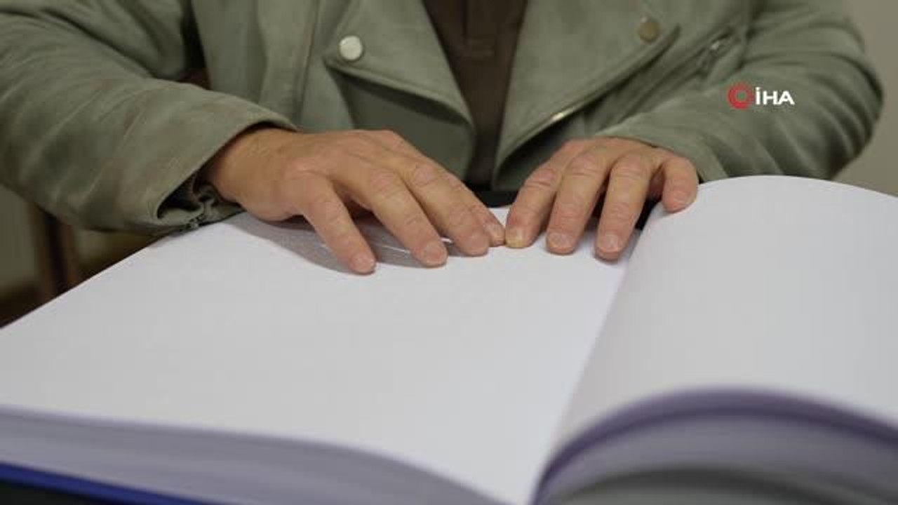 Görme engelli vatandaşlar 'Braille' alfabesiyle Kur'an-ı Kerim öğreniyor