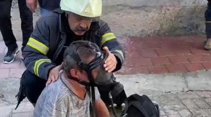 YANGINDA, YAN DAİREDE MAHSUR KALAN KİŞİYİ İTFAİYE KURTARDI