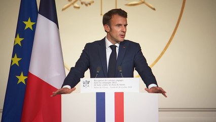 Télécharger la video: Incendies: Emmanuel Macron annonce 150 millions d'euros supplémentaires pour les services de secours en 2023